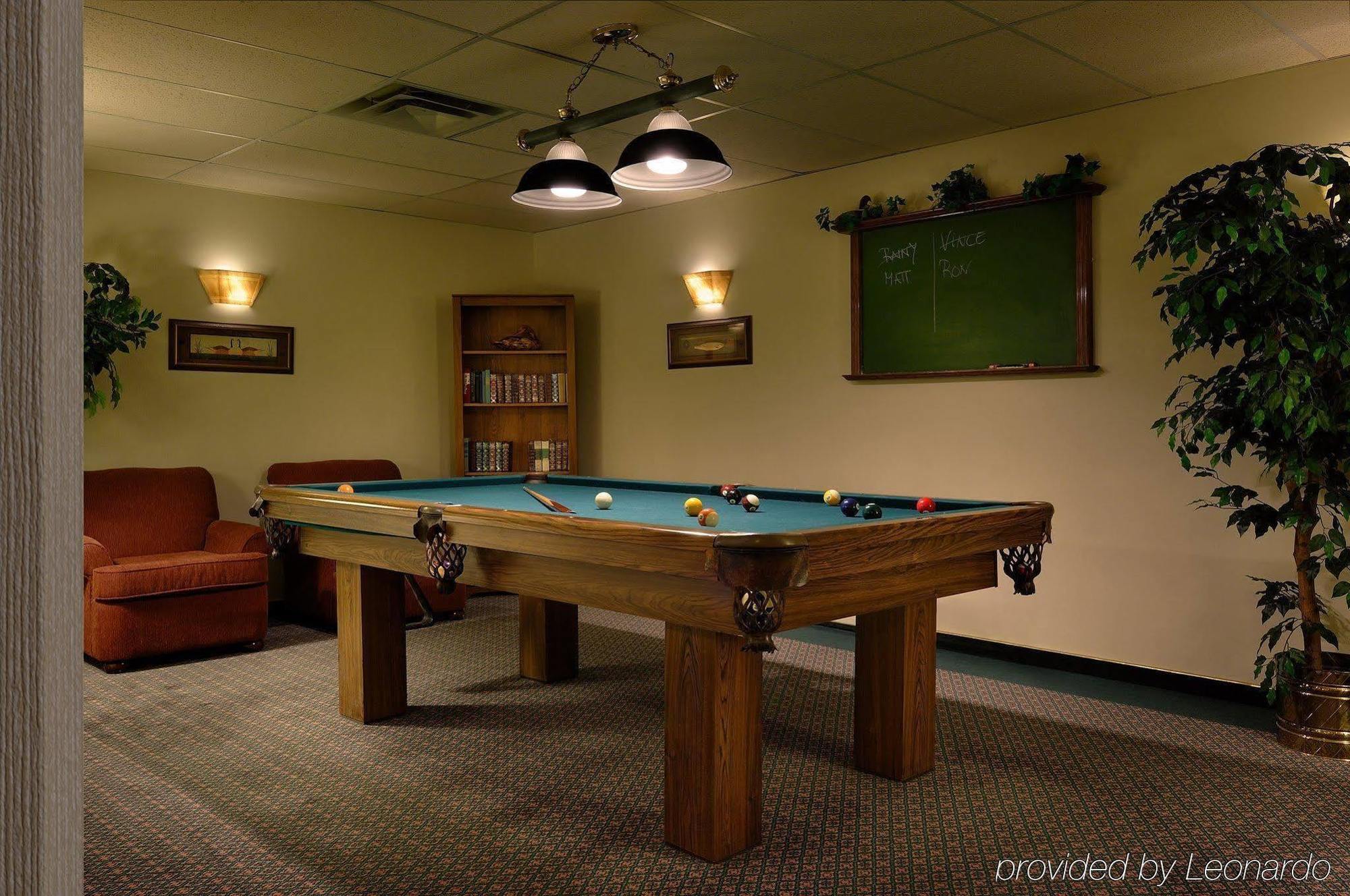 Royal Scot Hotel & Suites Victoria Facilities photo